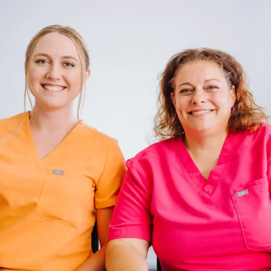 photo of residents Elisa and Tiffany
